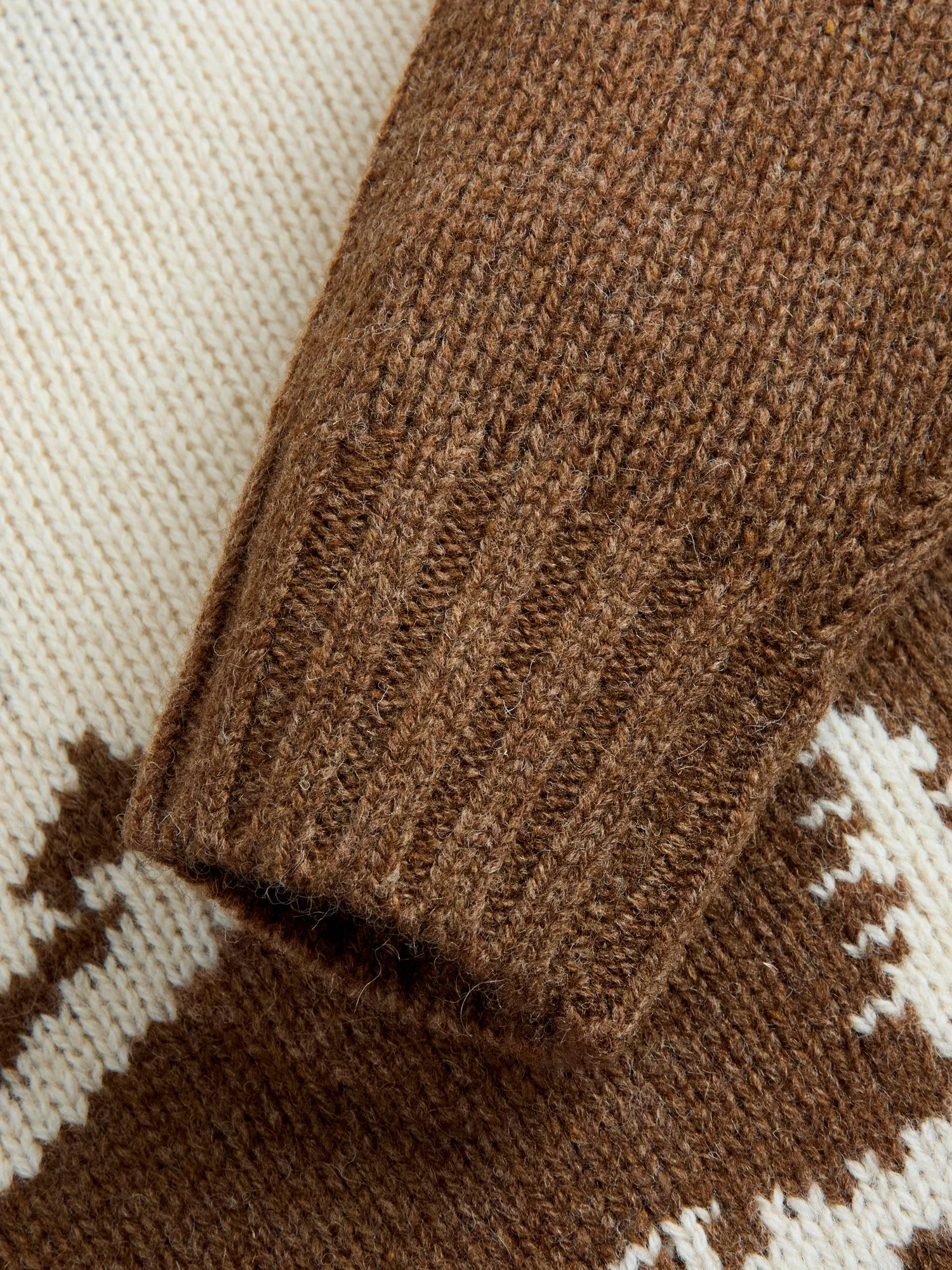 Intarsia 3-Gauge Crewneck Sweater in Brown
