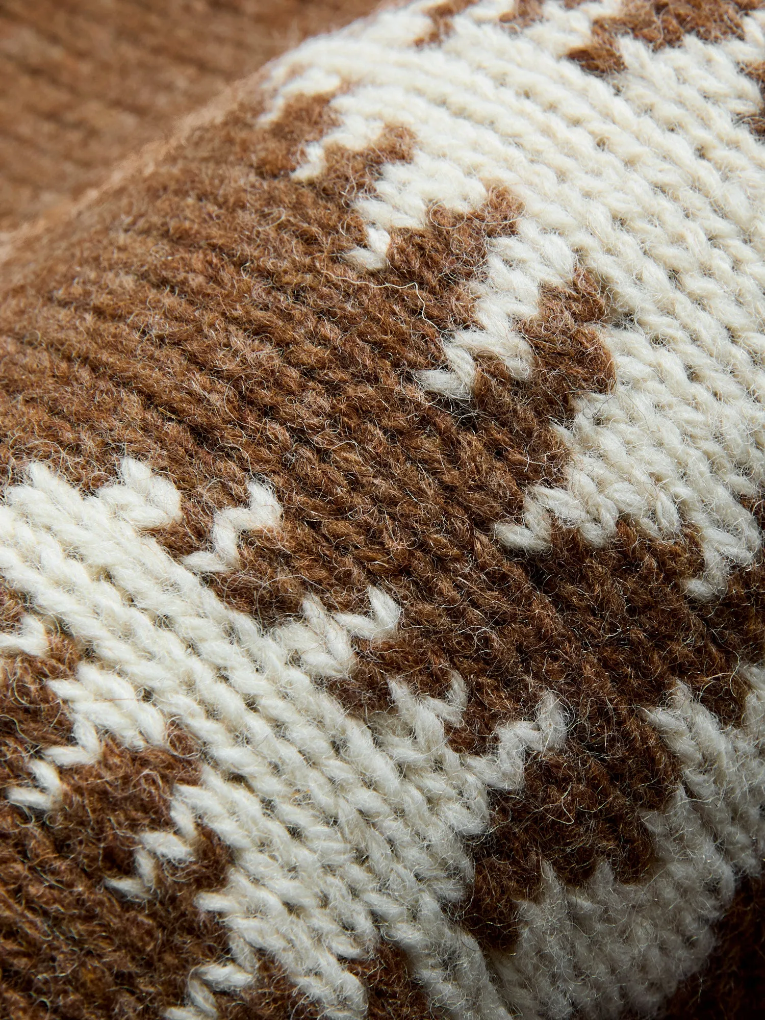 Intarsia 3-Gauge Crewneck Sweater in Brown