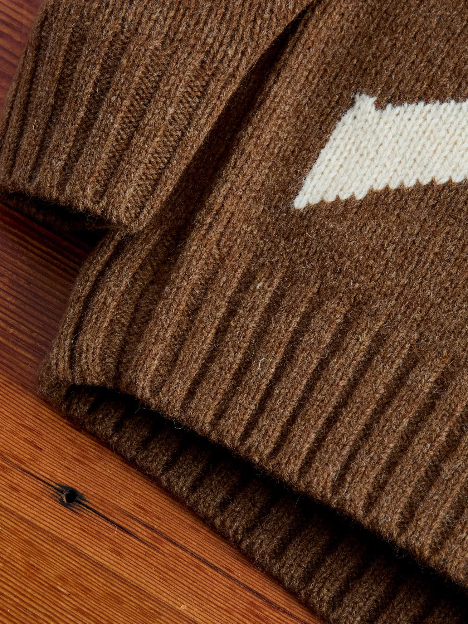 Intarsia 3-Gauge Crewneck Sweater in Brown