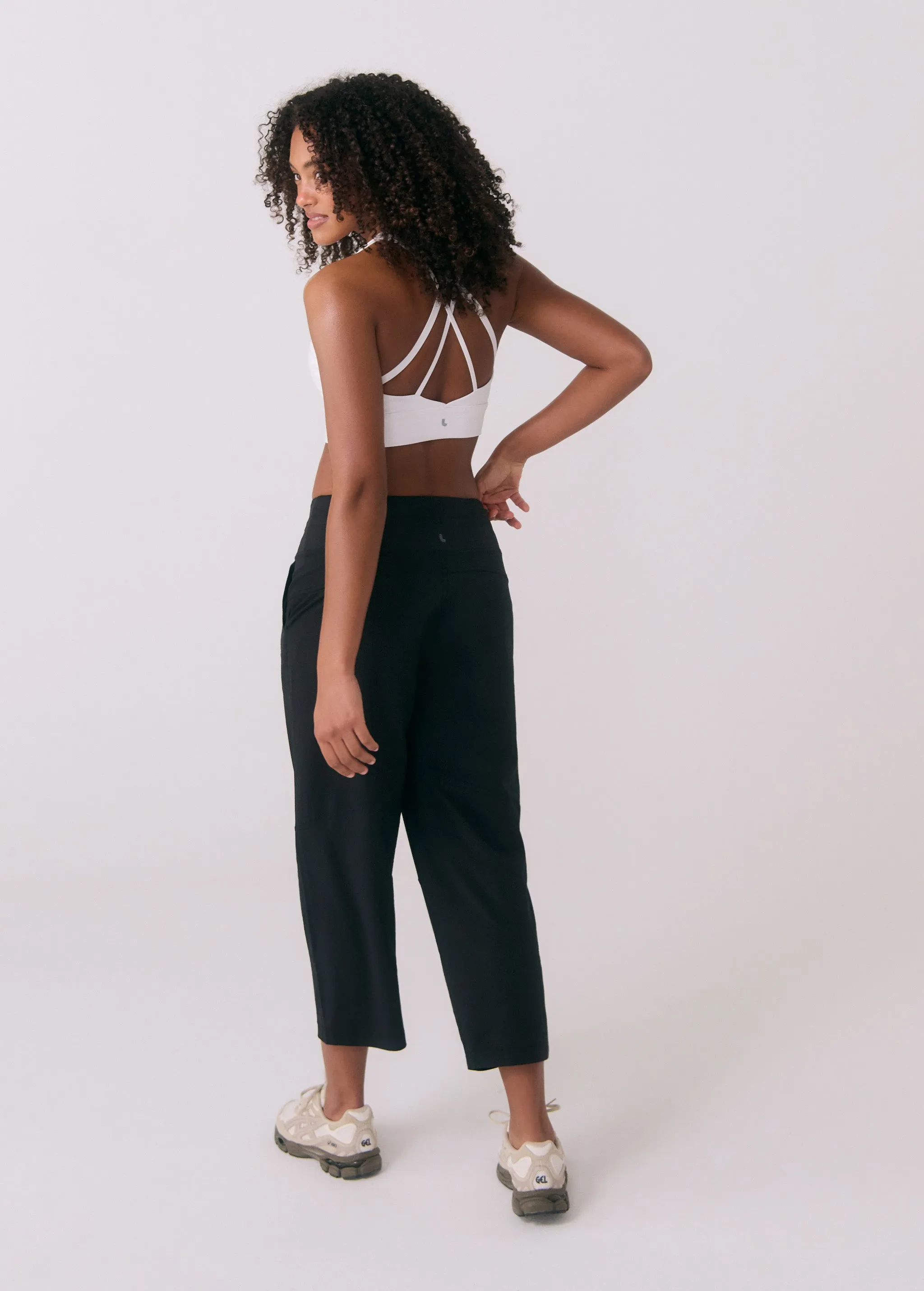 Momentum Cropped Pants