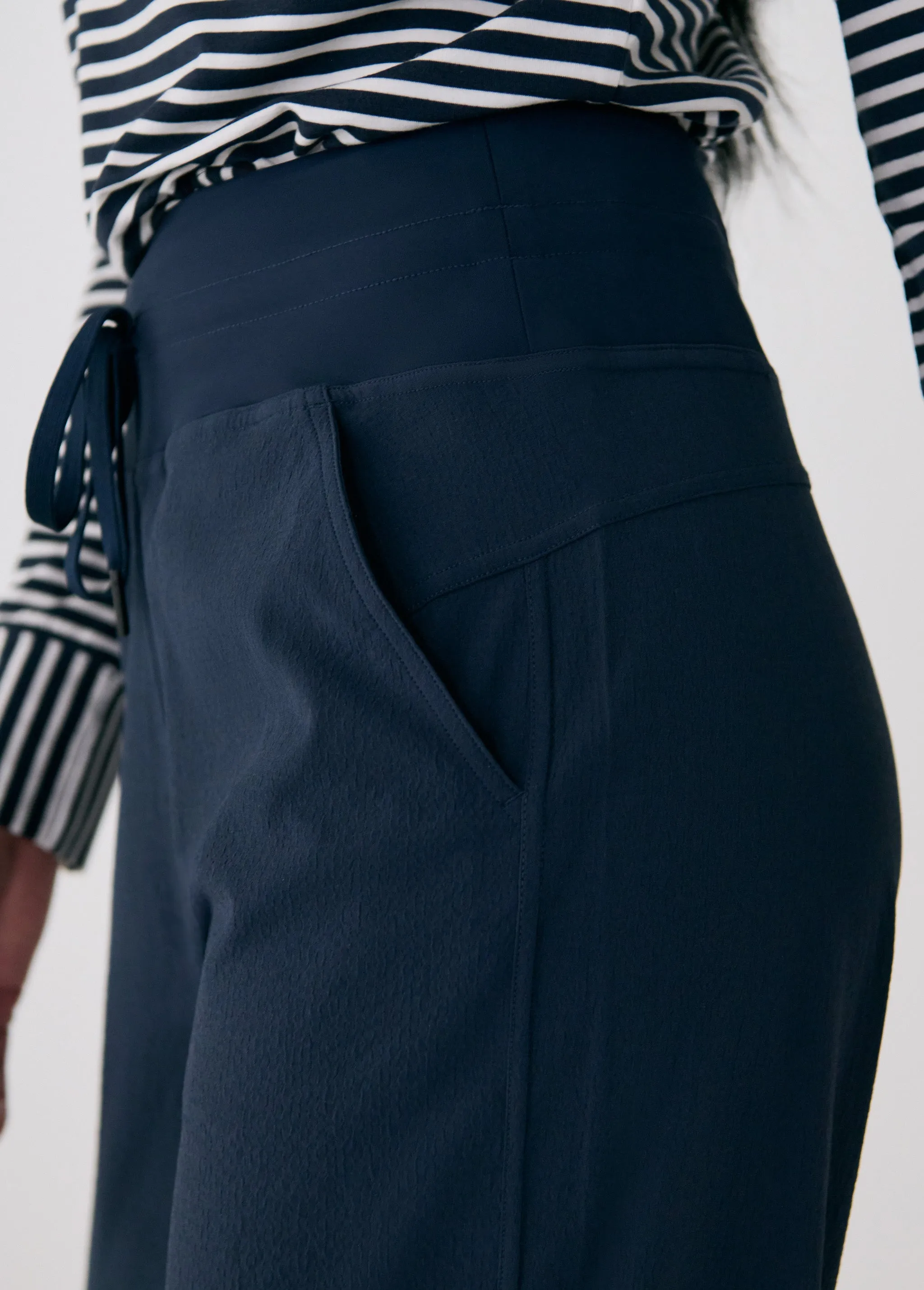 Momentum Cropped Pants