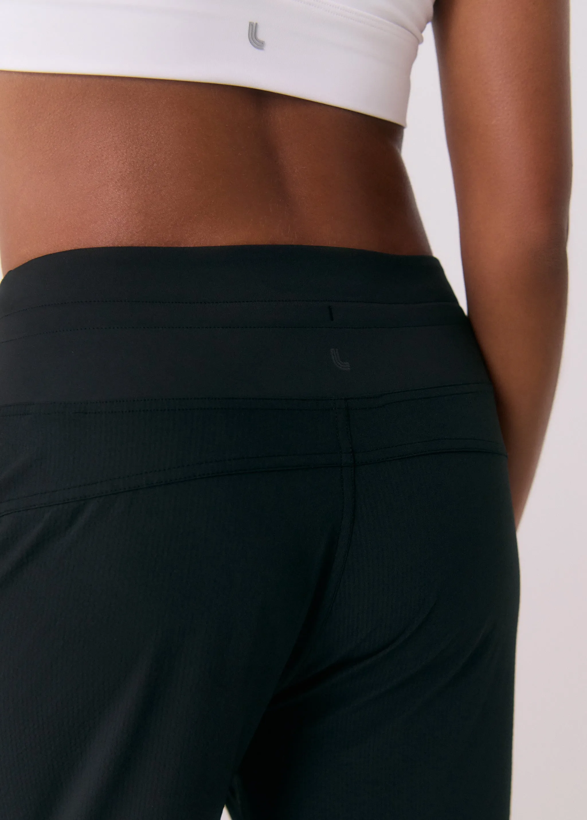 Momentum Cropped Pants