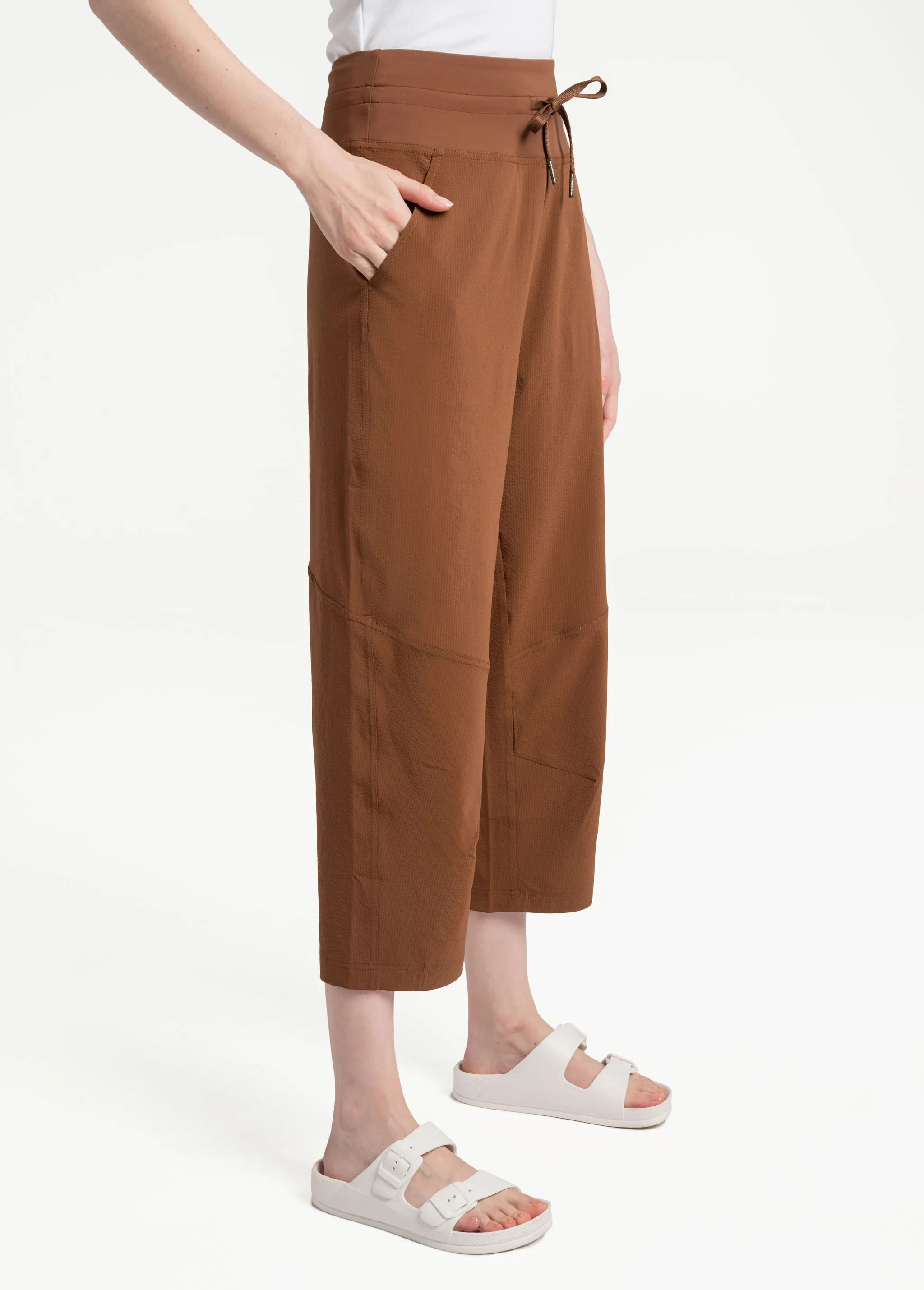 Momentum Cropped Pants