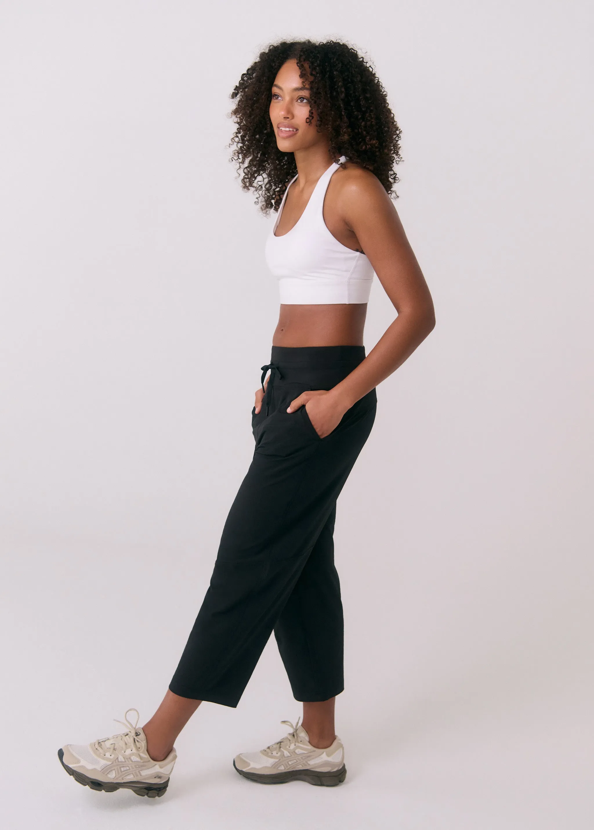 Momentum Cropped Pants