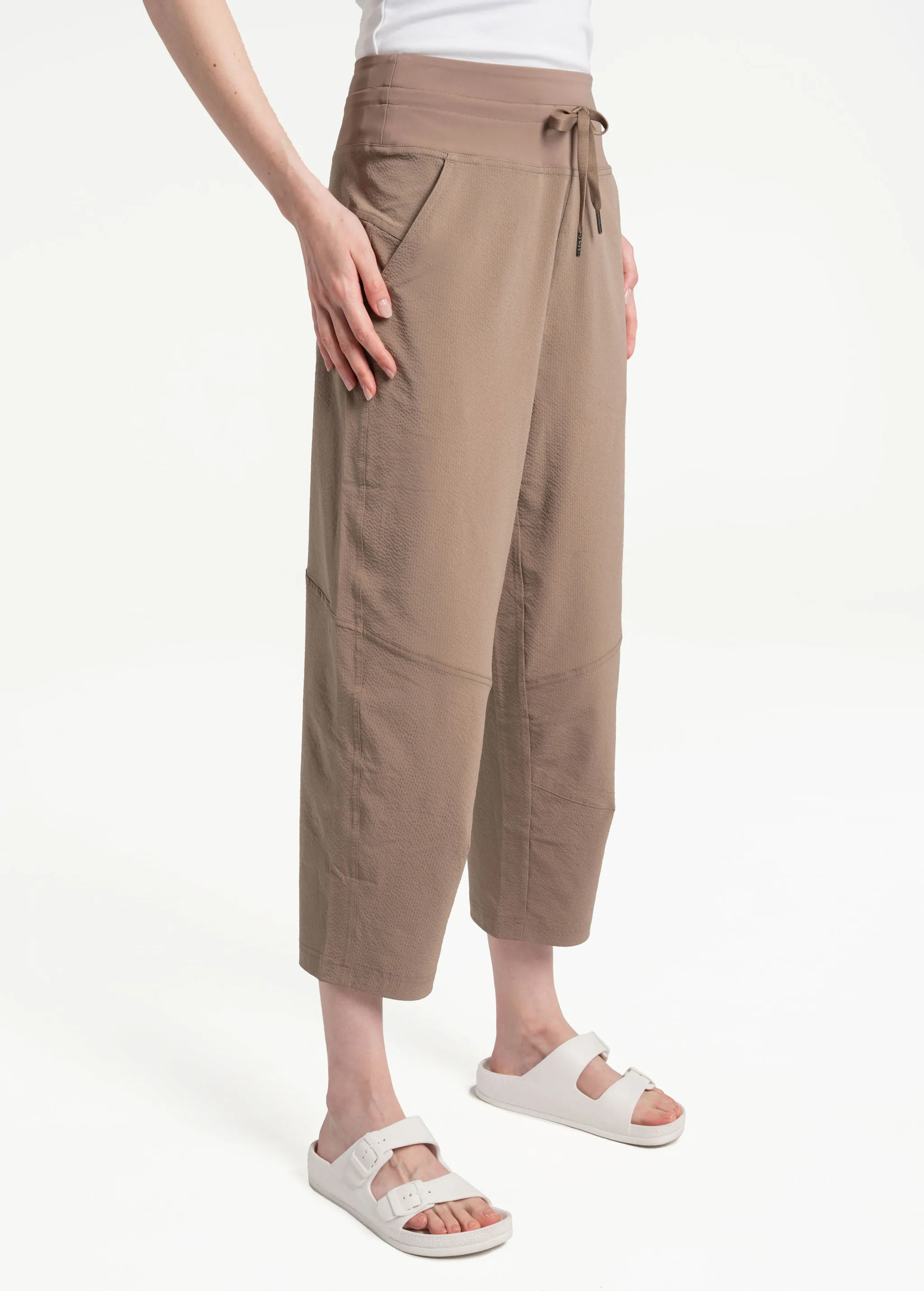Momentum Cropped Pants